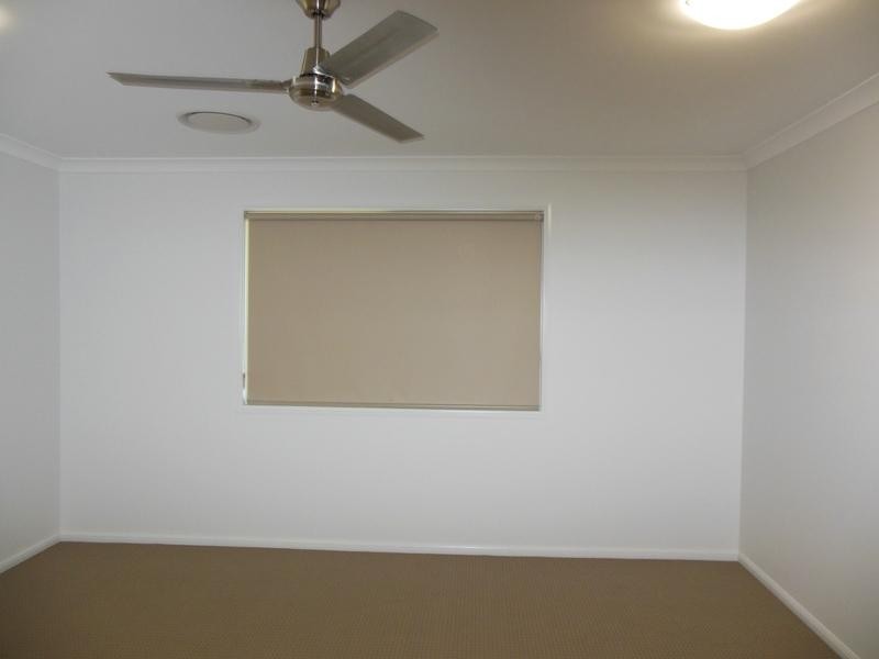 266 Singleton Court, Emerald QLD 4720