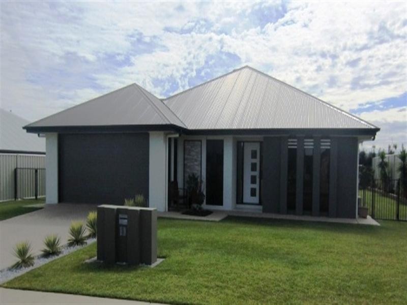 13 Saville Street, Emerald QLD 4720