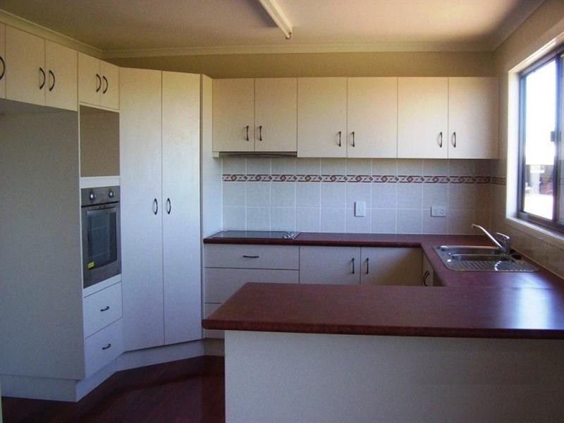 1-8/24 North Street, Bluff QLD 4702