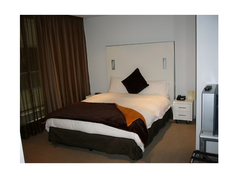 Apt 1006 102 – 105 North Terrace, Adelaide SA 5000