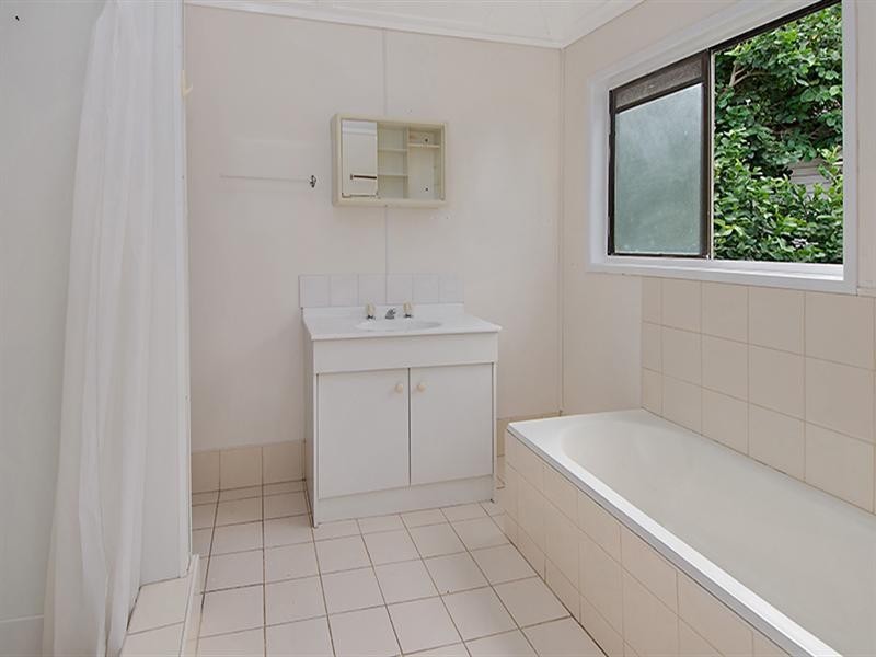 8 Zillman Road, Hendra QLD 4011