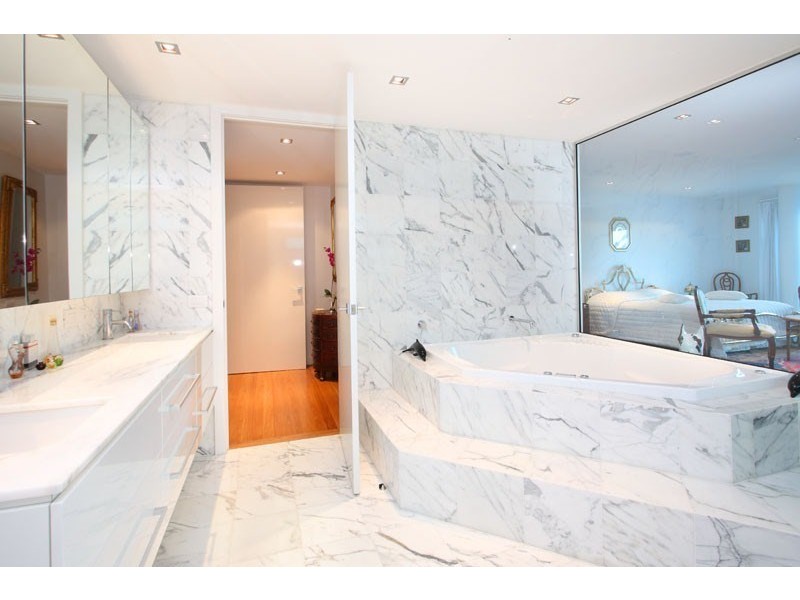 23 Hillside Crescent, Hamilton QLD 4007