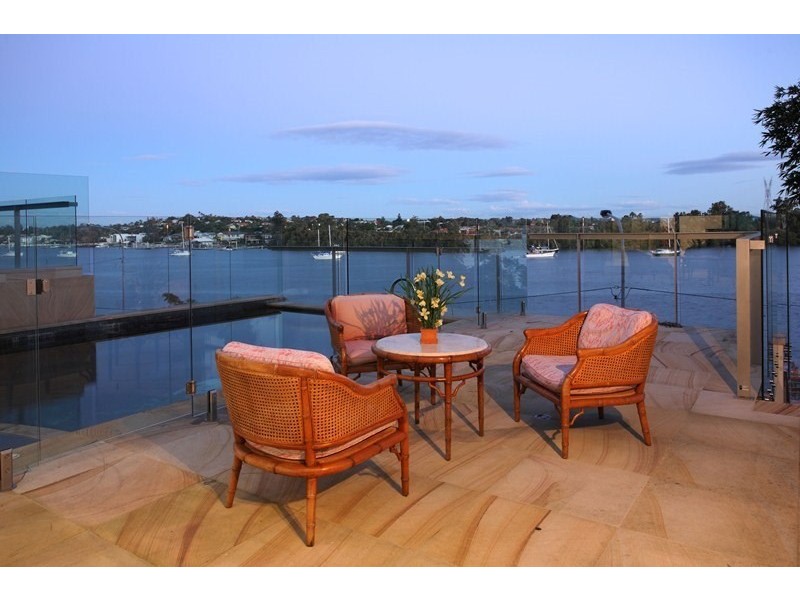 23 Hillside Crescent, Hamilton QLD 4007