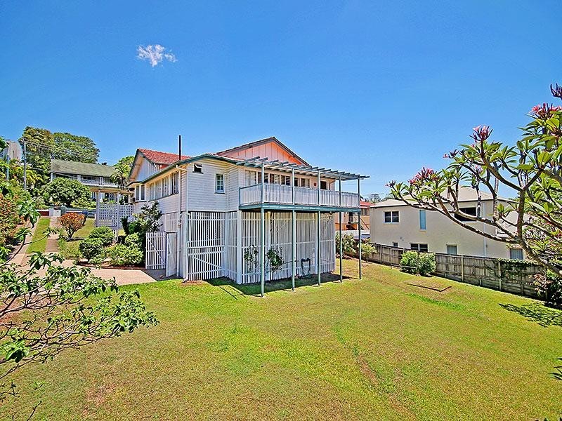 28 Windermere Road, Hamilton QLD 4007