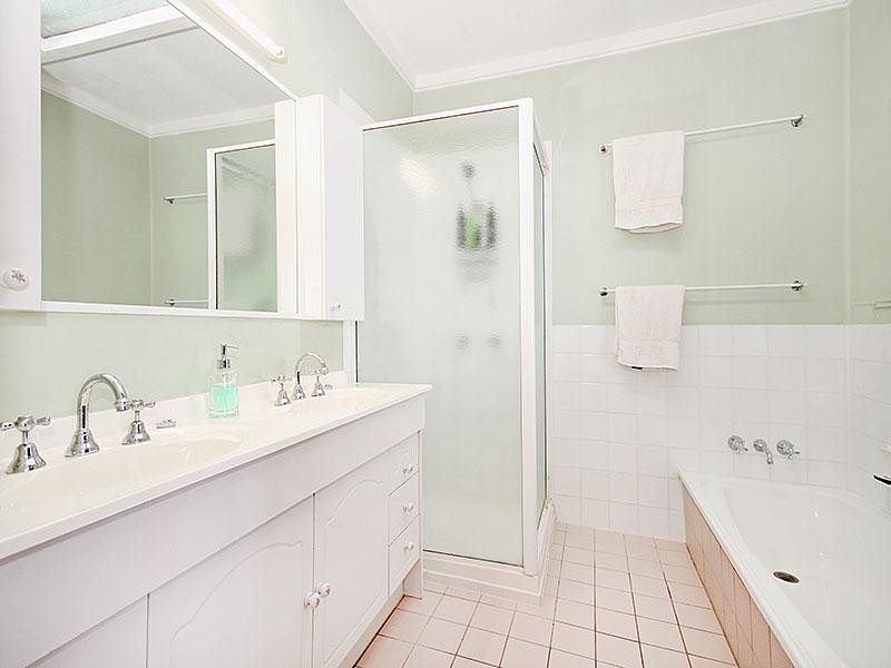 28 Windermere Road, Hamilton QLD 4007