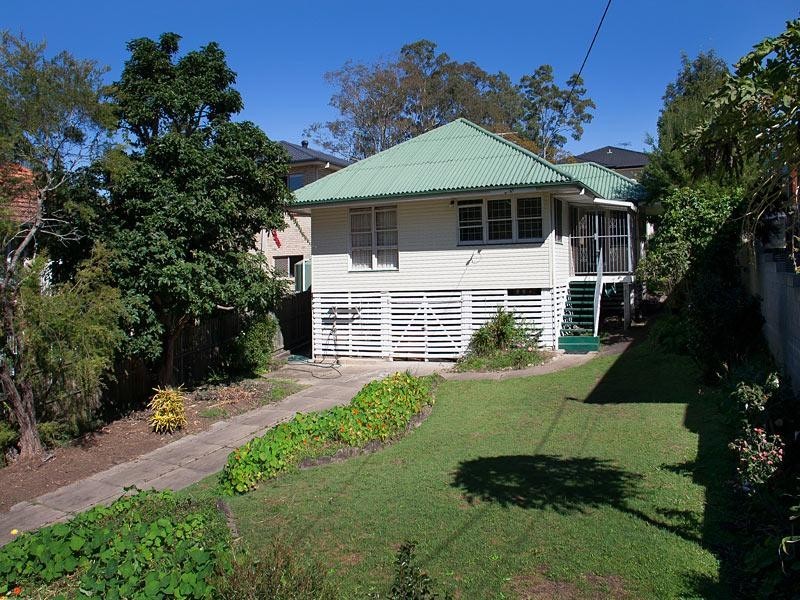 83 Canopus Street, Coorparoo QLD 4151