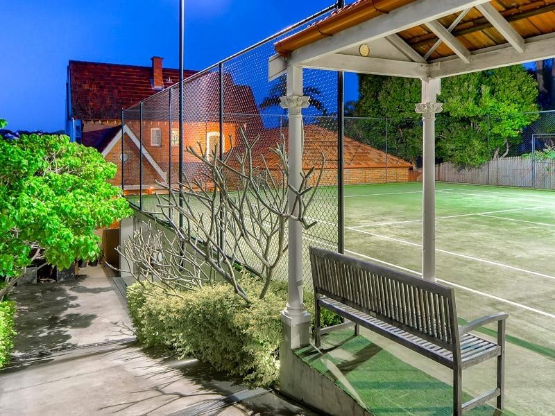 61 Christian Street, Clayfield QLD 4011