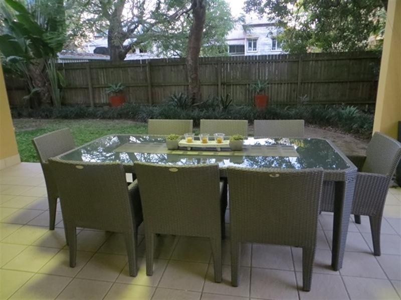 2/26 Balowrie Street, Hamilton QLD 4007