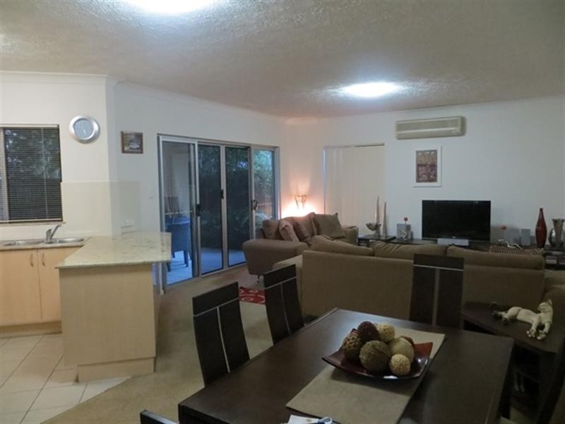 2/26 Balowrie Street, Hamilton QLD 4007