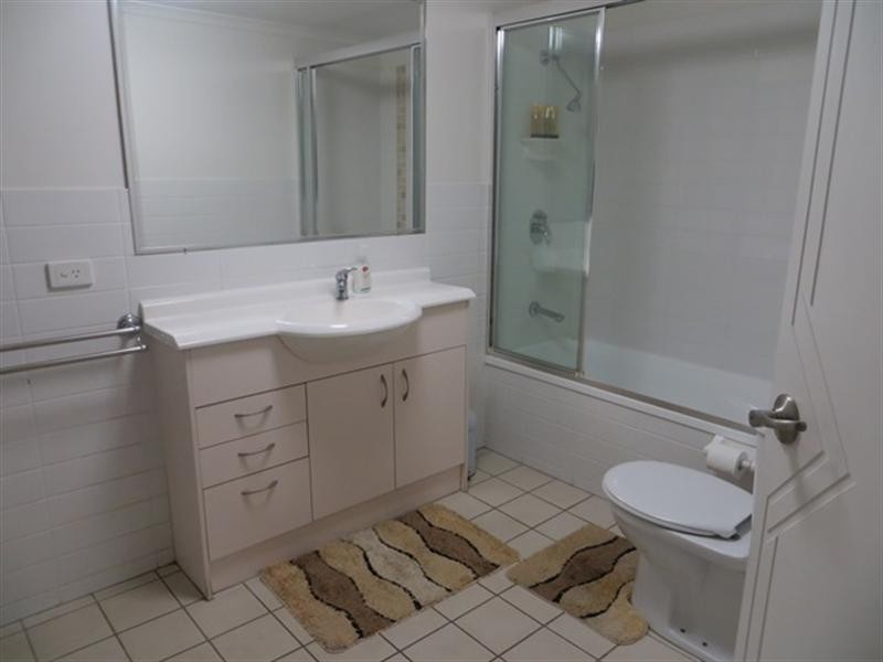 2/26 Balowrie Street, Hamilton QLD 4007