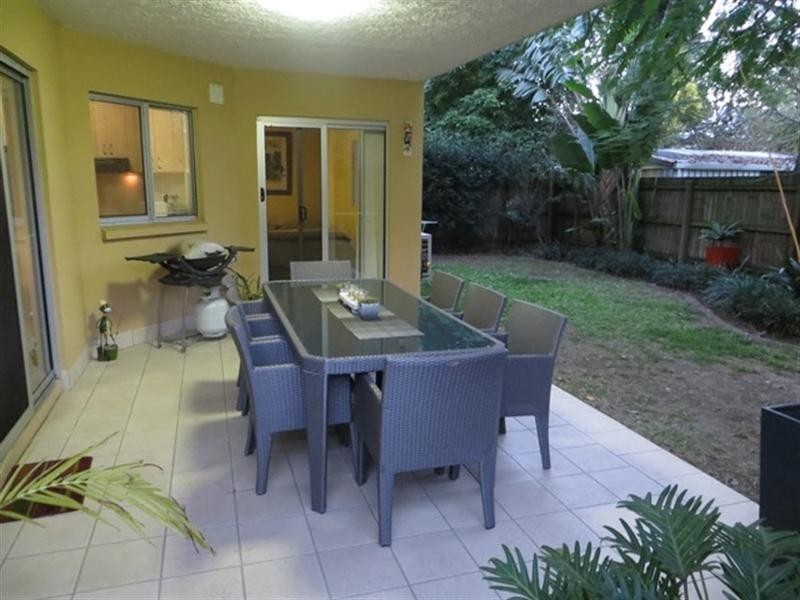 2/26 Balowrie Street, Hamilton QLD 4007