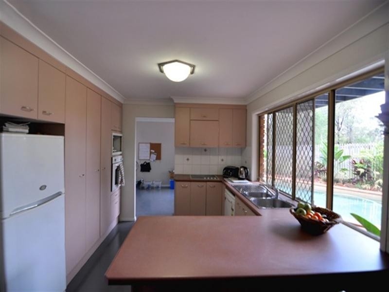 4 Colonial Court, Boondall QLD 4034