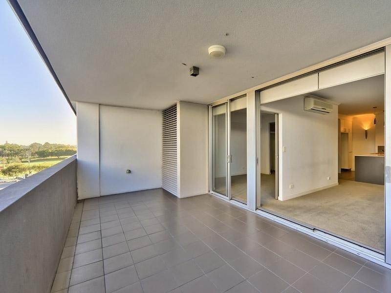 834/43 Hercules Street, Hamilton QLD 4007