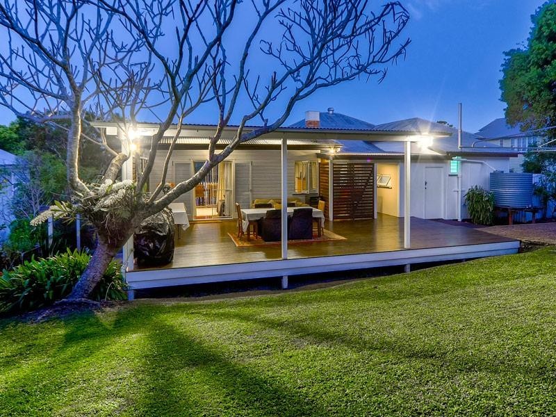 6 Thomas Street, Grange QLD 4051