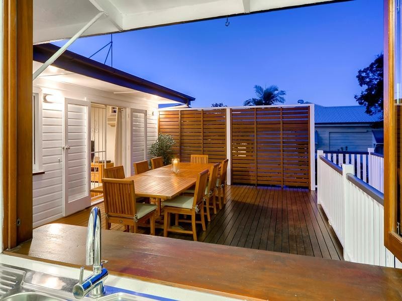 6 Thomas Street, Grange QLD 4051