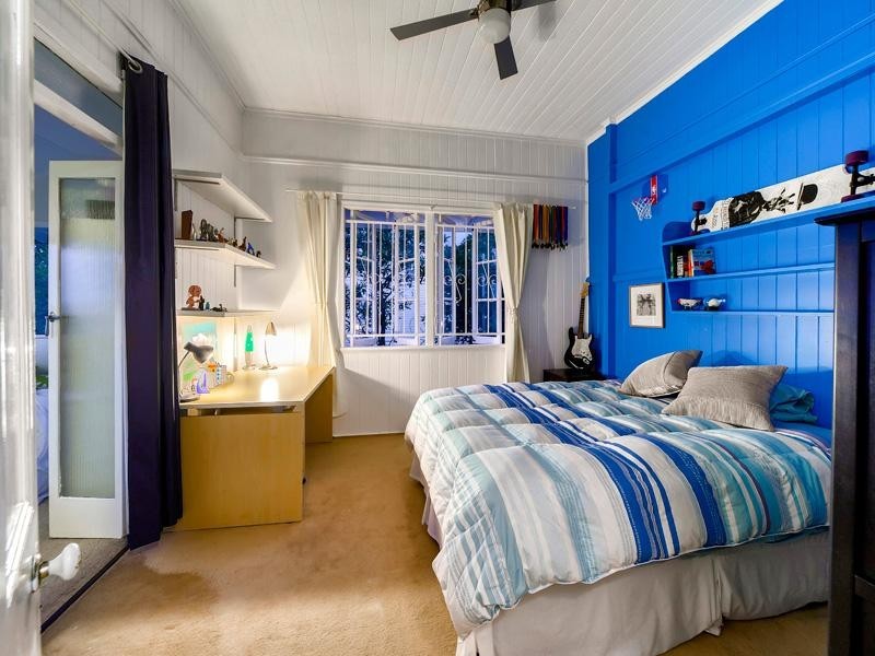 6 Thomas Street, Grange QLD 4051