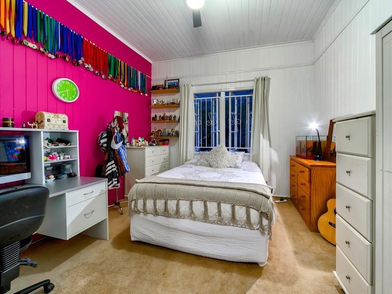 6 Thomas Street, Grange QLD 4051