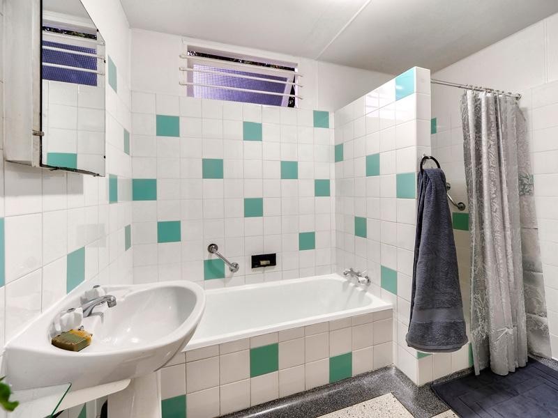 6 Thomas Street, Grange QLD 4051