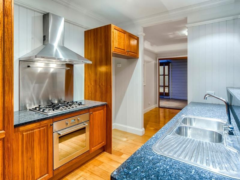 112 Bradley Street, Spring Hill QLD 4000