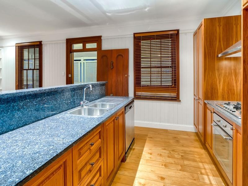 112 Bradley Street, Spring Hill QLD 4000