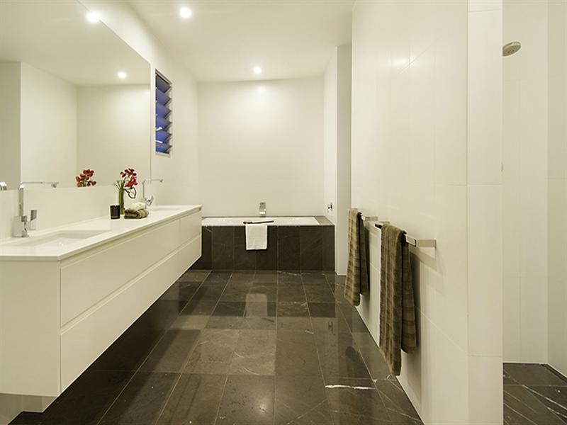 16 Doncaster Street, Hendra QLD 4011