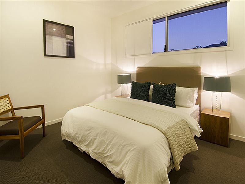 16 Doncaster Street, Hendra QLD 4011