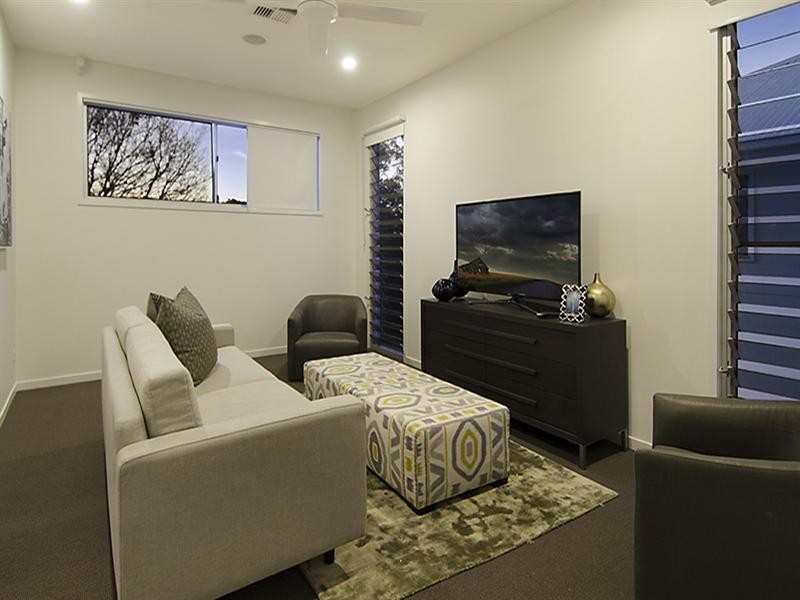 16 Doncaster Street, Hendra QLD 4011