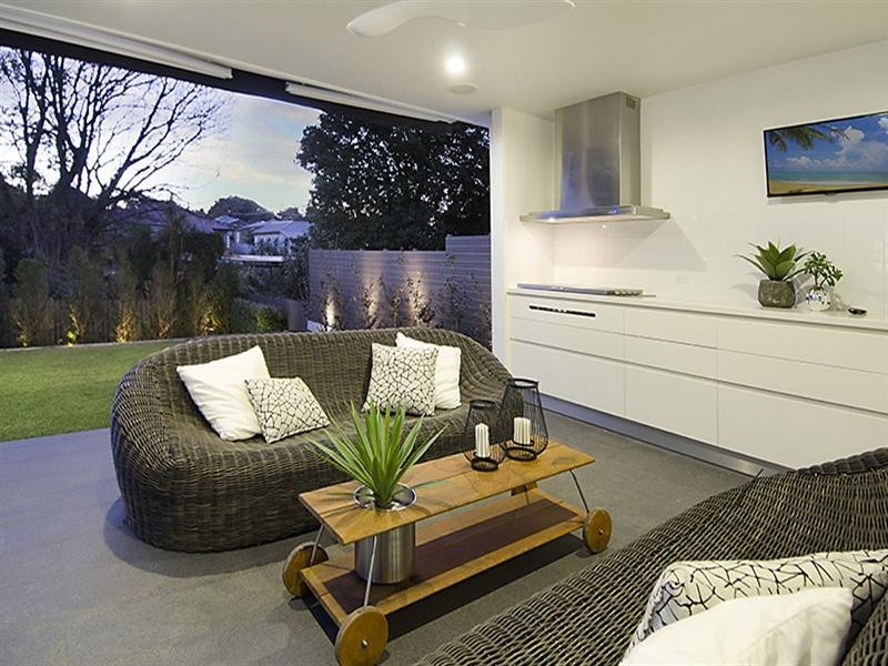 16 Doncaster Street, Hendra QLD 4011