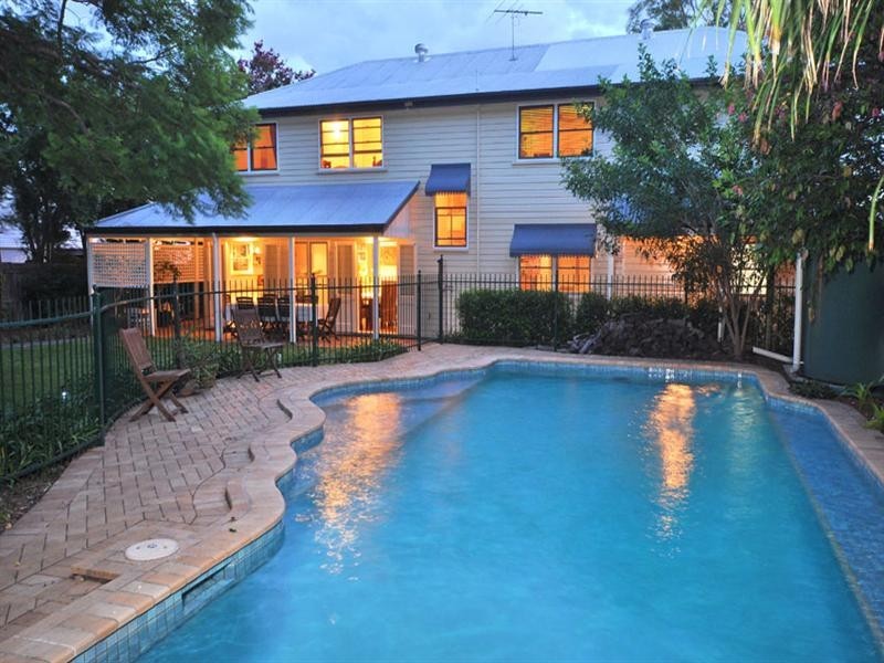 8 McGregor Street, Clayfield QLD 4011