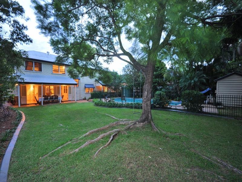 8 McGregor Street, Clayfield QLD 4011
