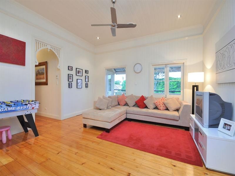 8 McGregor Street, Clayfield QLD 4011