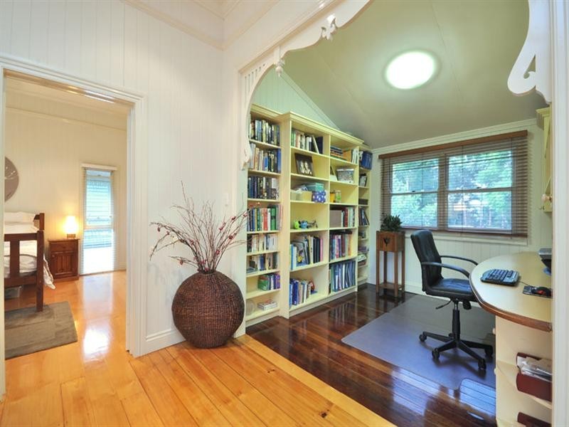 8 McGregor Street, Clayfield QLD 4011
