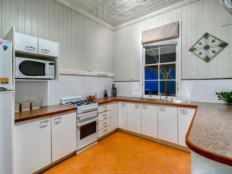 15 Aberdeen Terrace, Gordon Park QLD 4031