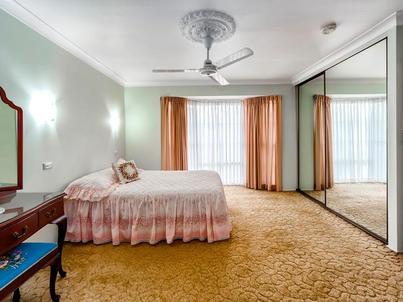 8 Niven Street, Stafford Heights QLD 4053