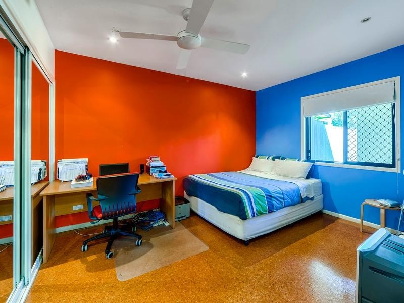 15 Pine Street, Hamilton QLD 4007