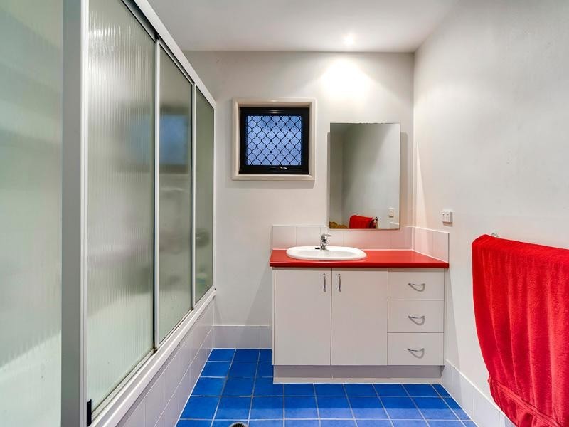 15 Pine Street, Hamilton QLD 4007