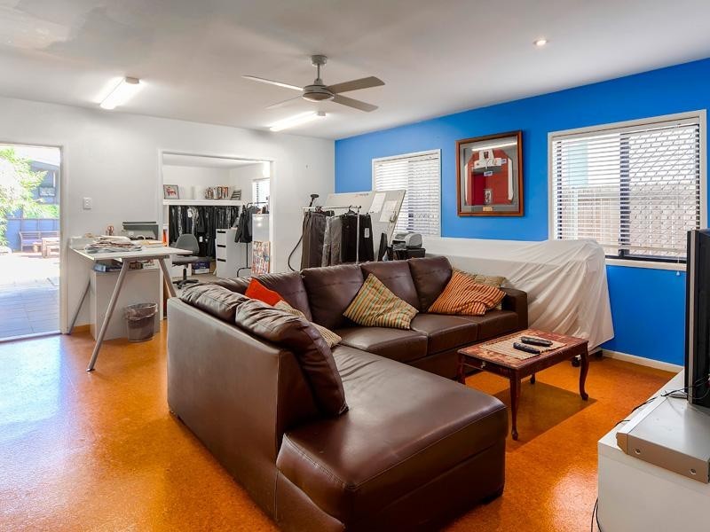 15 Pine Street, Hamilton QLD 4007