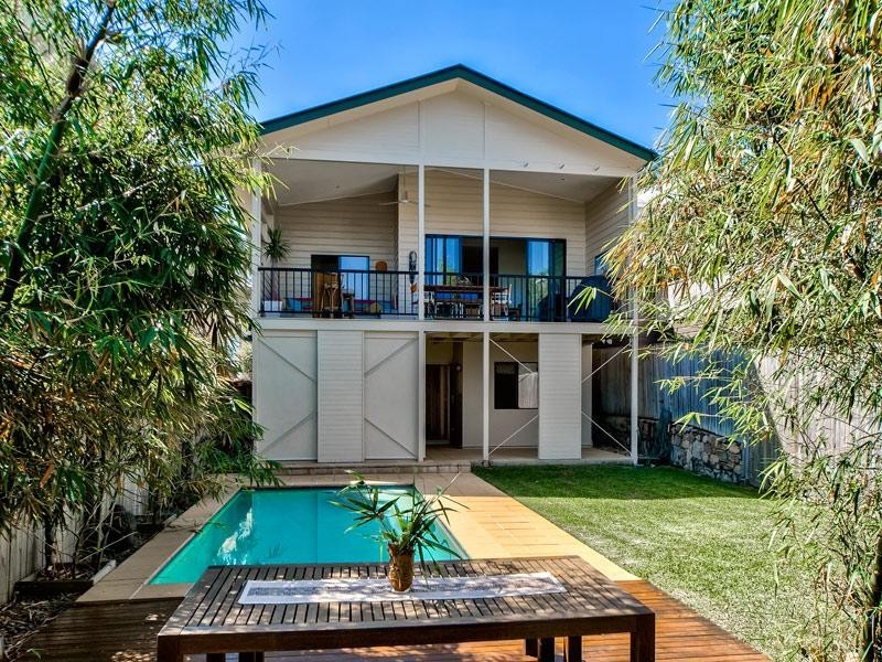 15 Pine Street, Hamilton QLD 4007