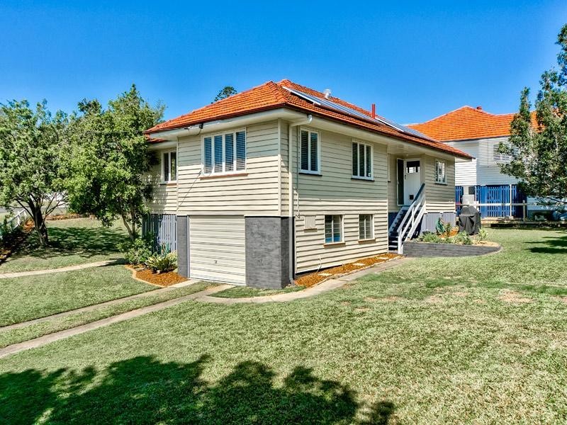 11 Bank Street, Windsor QLD 4030