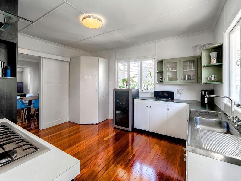 11 Bank Street, Windsor QLD 4030