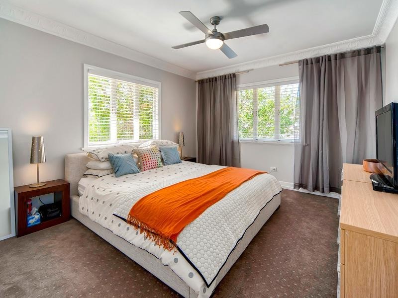 11 Bank Street, Windsor QLD 4030