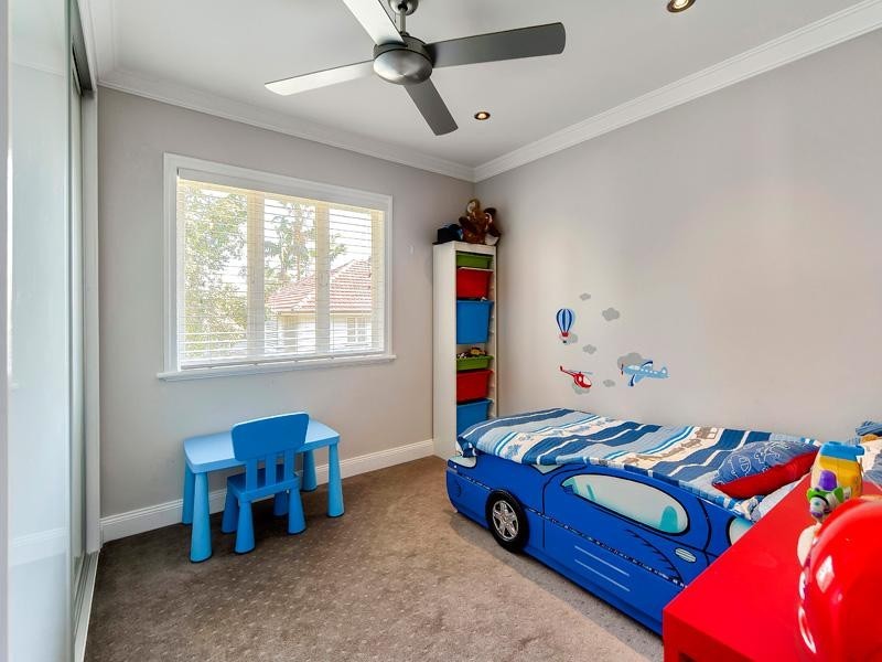 11 Bank Street, Windsor QLD 4030