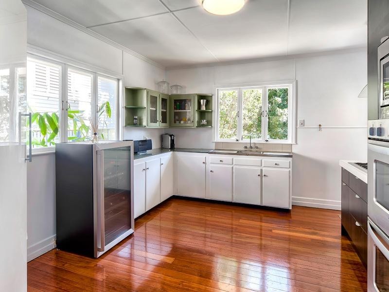 11 Bank Street, Windsor QLD 4030