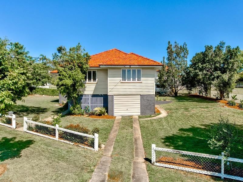 11 Bank Street, Windsor QLD 4030