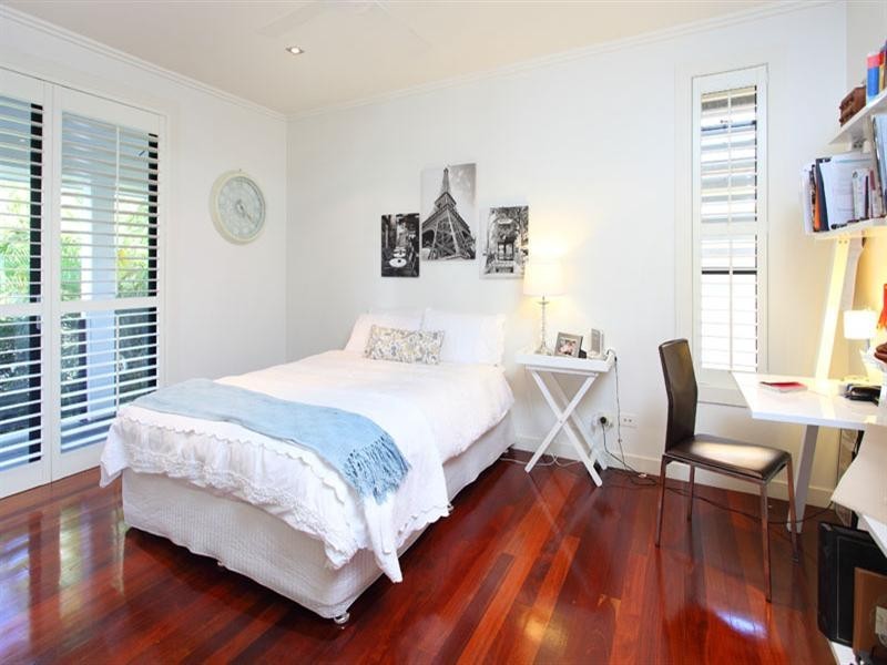 125 Crosby Road, Hamilton QLD 4007