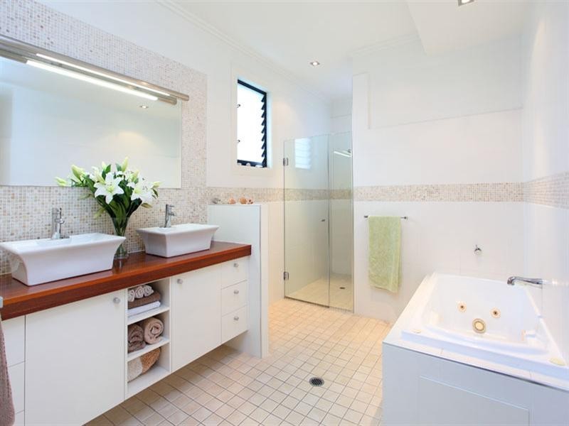 125 Crosby Road, Hamilton QLD 4007