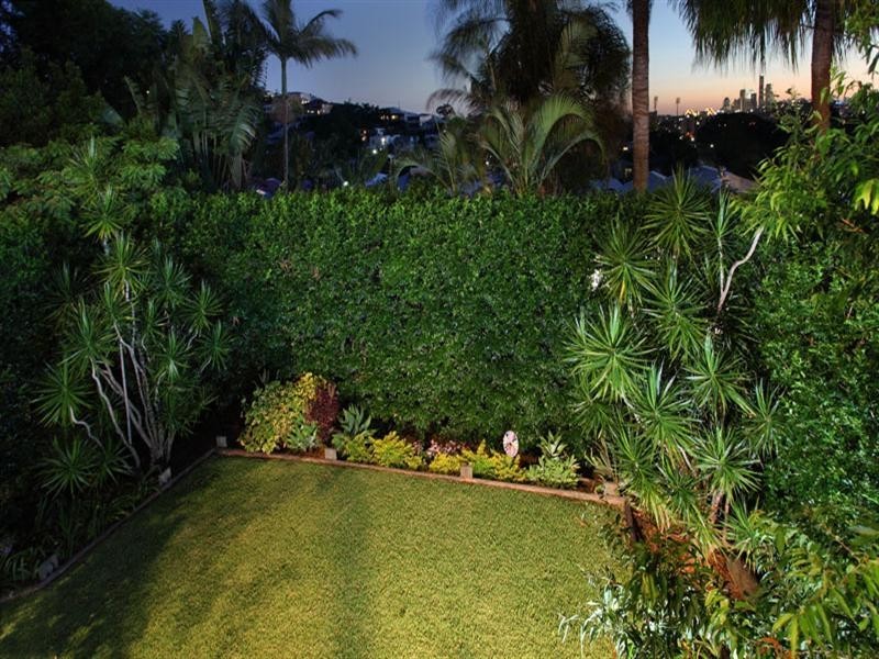 125 Crosby Road, Hamilton QLD 4007