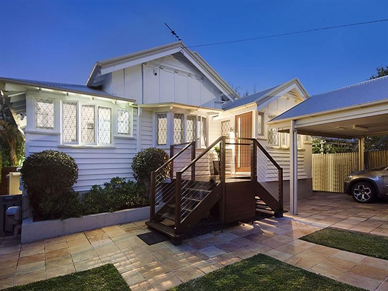 16 London Road, Clayfield QLD 4011