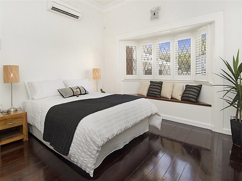 16 London Road, Clayfield QLD 4011