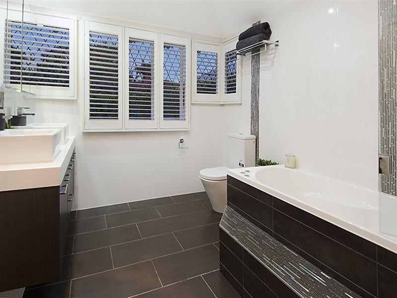 16 London Road, Clayfield QLD 4011